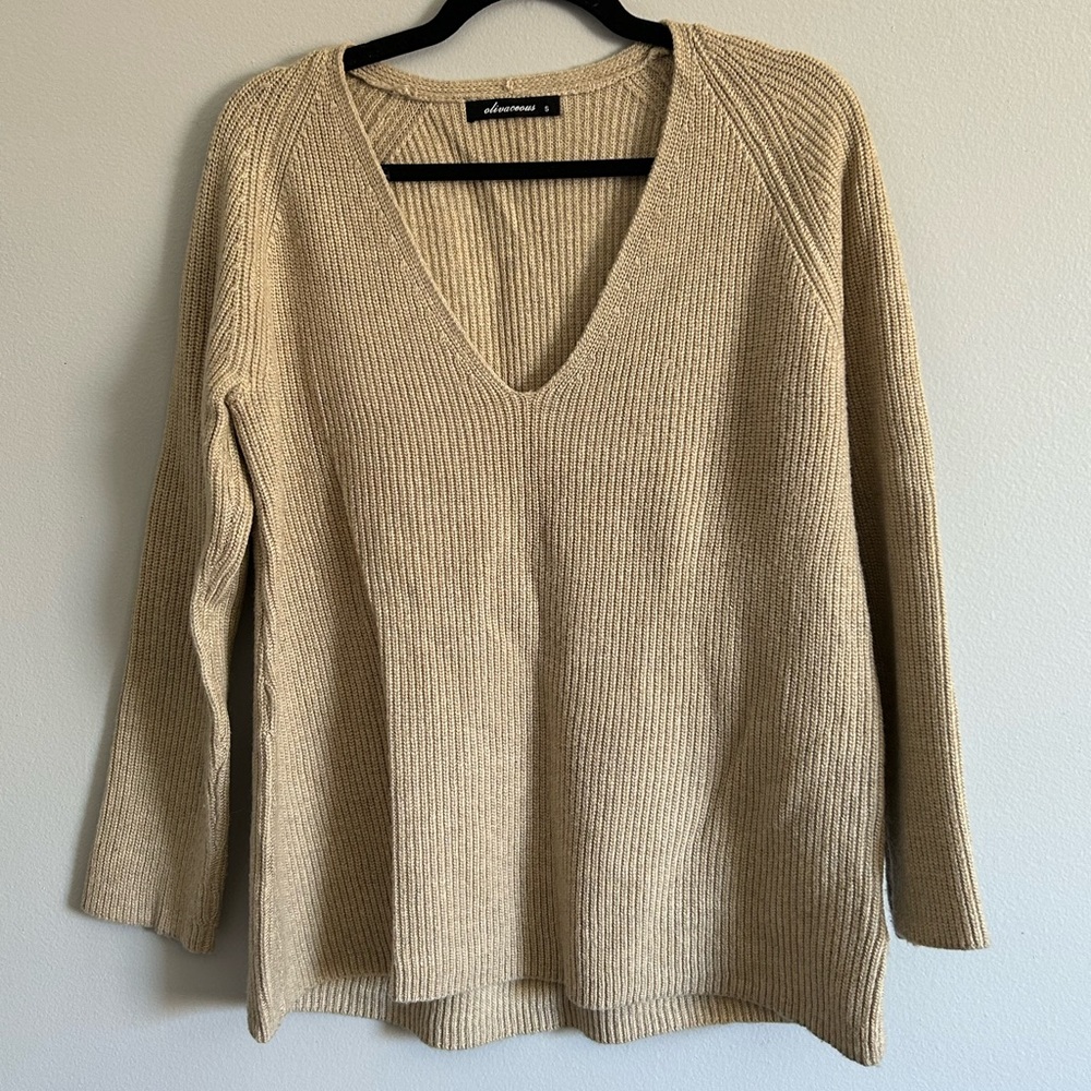 Ribbed knit v-neck sweater